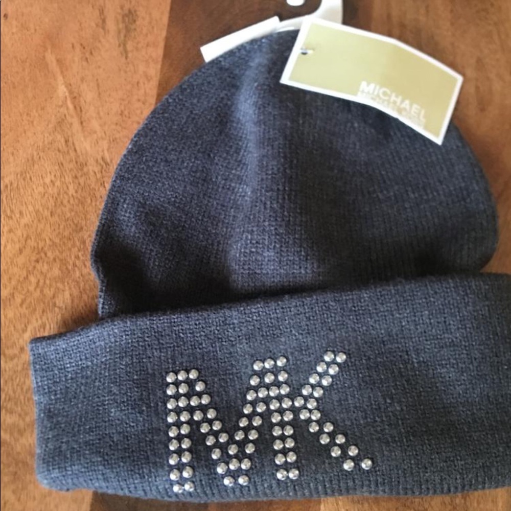 Women gray hat